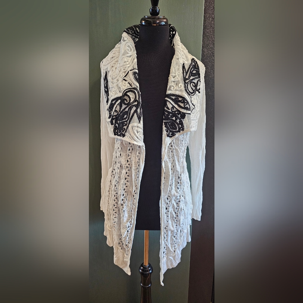 Cativa Lightwieght Cardigan